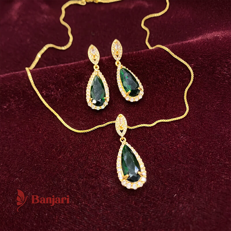 Timeless Halo Teardrop 1 Zircon Locket Set
