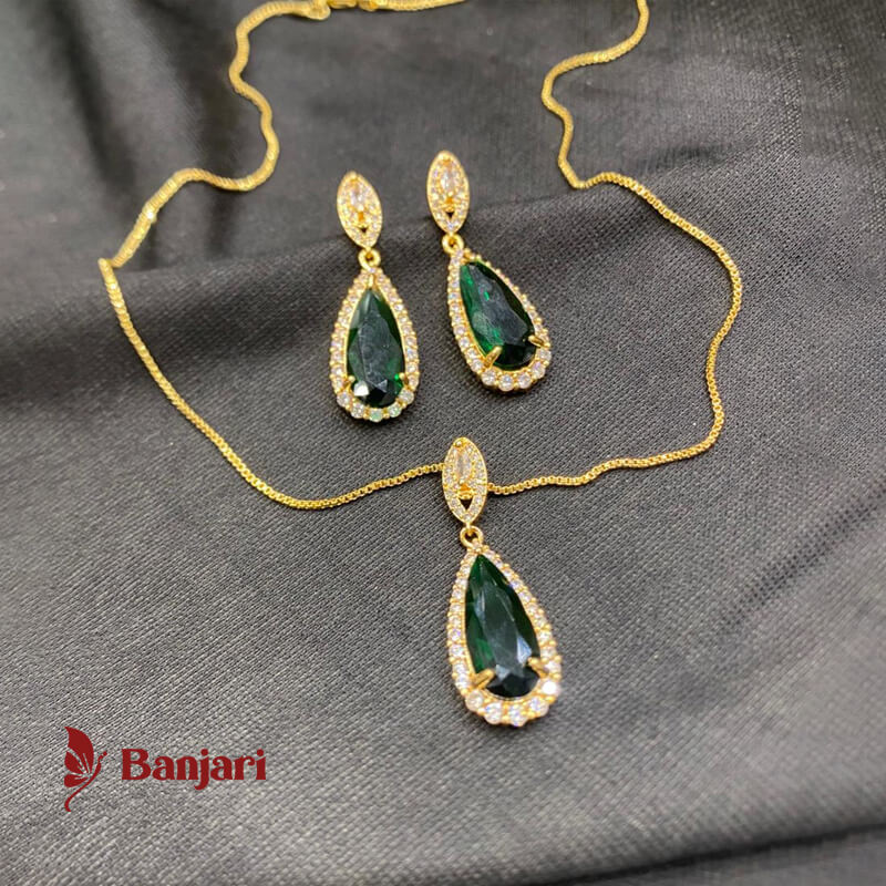 Timeless Halo Teardrop 1 Zircon Locket Set